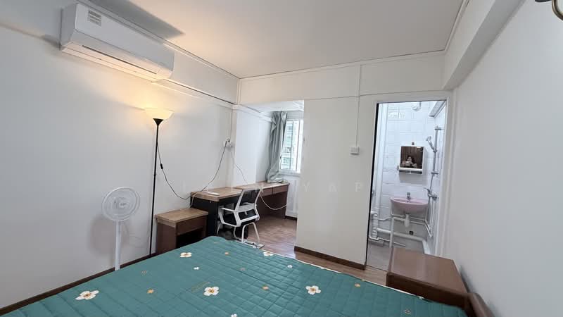 412 Commonwealth Avenue West, 412 Commonwealth Avenue West, 3 Bedrooms, 1,044 sqft, HDB Flat For Rent, by Leen Yap, 500077984 - Bedroom - PropertyGuru.com.sg