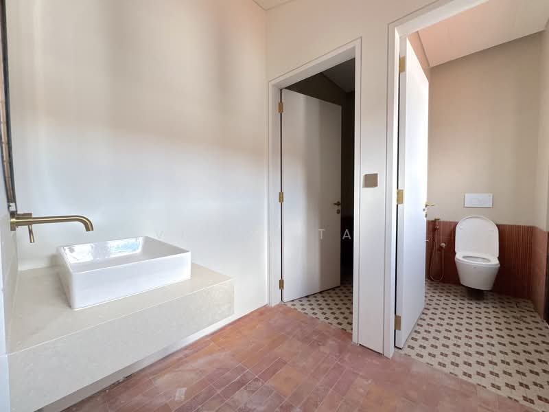 Newly Renovated Upper Weld Road Shophouse, Upper Weld Road/ Jalan Besar/ Little India, 6,448 sqft, Shop / Shophouse For Rent, by Vivien Tan, 500077997 - Bathroom - CommercialGuru.com.sg