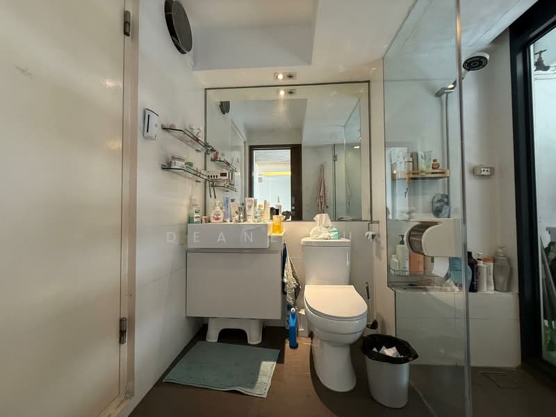Two8one Studio Condominium For Sale at S$ 1,080,000 | PropertyGuru Singapore - Bathroom