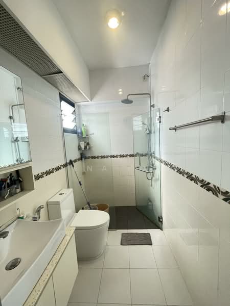 26C Jalan Membina HDB Flat For Sale at S$ 1,280,000 | PropertyGuru Singapore - Bathroom