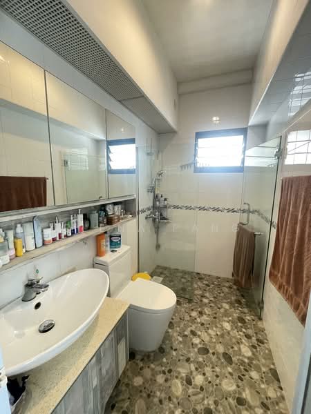 26C Jalan Membina HDB Flat For Sale at S$ 1,280,000 | PropertyGuru Singapore - Bathroom