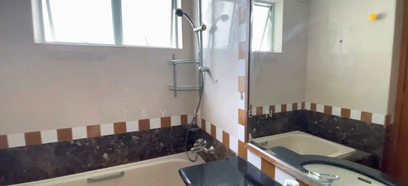 Guilin View, 26 Bukit Batok Street 52, 2 Bedrooms, 861 sqft, Condominium For Rent, by TAY HELEN, 500078024 - Bathroom - PropertyGuru.com.sg