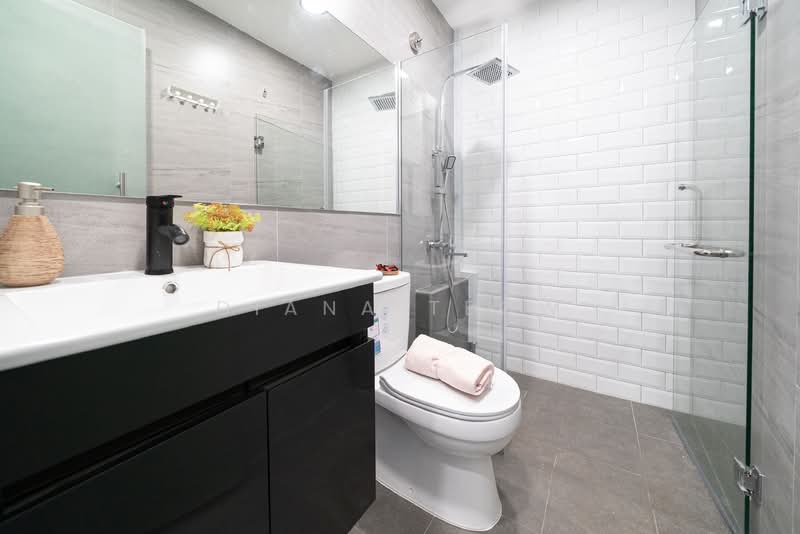 STUDIO FOR RENT AT PASIR PANJANG ROAD- WALK UP APARTMENT, , Room Rental, 200 sqft, Walk-up Apartment For Rent, by Diana Teow, 500078032 - Bathroom - PropertyGuru.com.sg