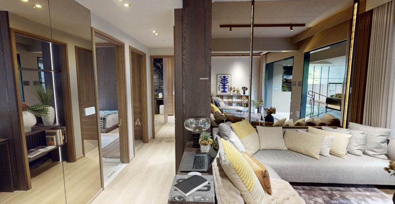 ⭐ 4 BED NEAR NAN HUA PRI | D5 | 21XX PSF Condominium For Sale at S$ 2,601,000 | PropertyGuru Singapore - Living Room