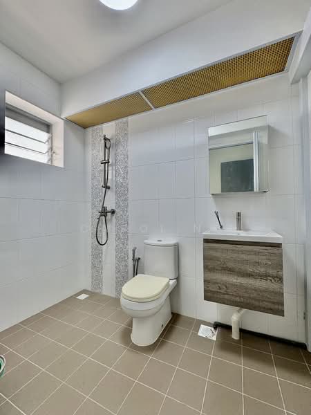 188A Bedok North Street 4 HDB Flat For Sale at S$ 870,000 | PropertyGuru Singapore - Bathroom