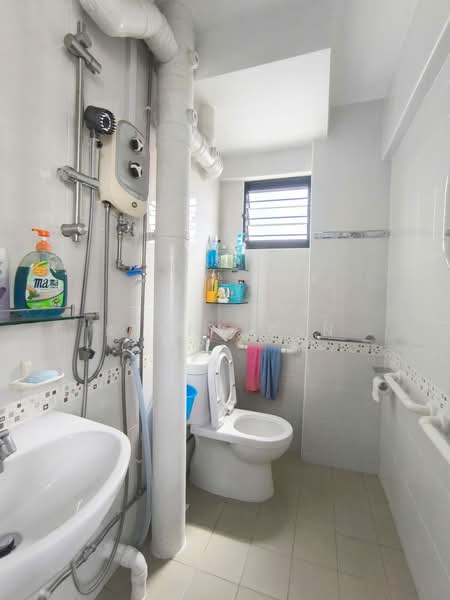 136 Potong Pasir Avenue 3, 136 Potong Pasir Avenue 3, Room Rental, 100 sqft, HDB Flat For Rent, by Kenny Kan, 500078070 - Bathroom - PropertyGuru.com.sg