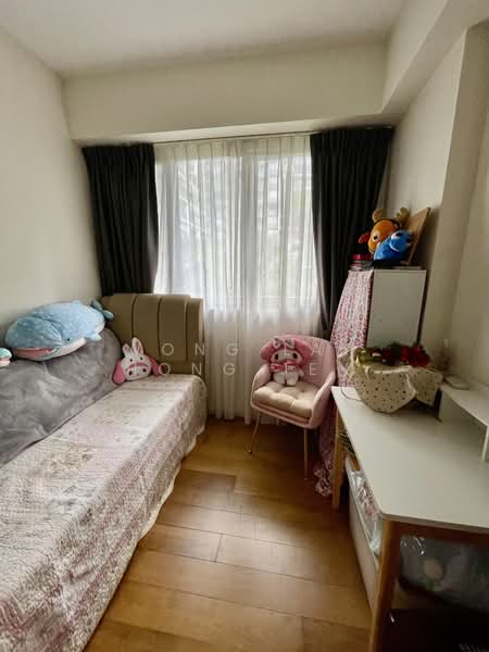 Grandeur Park Residences Condominium For Sale at S$ 1,450,000 | PropertyGuru Singapore - Bedroom