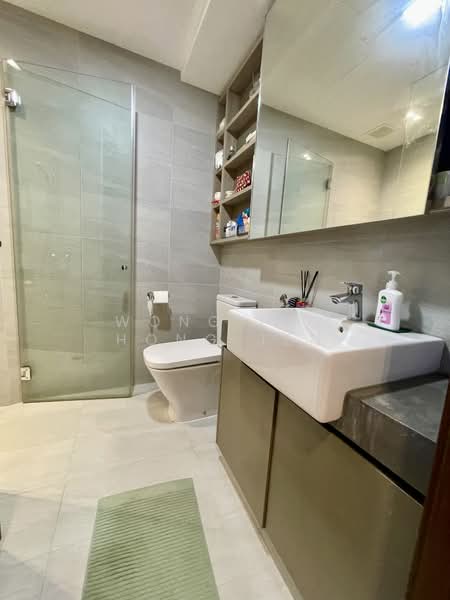 Grandeur Park Residences Condominium For Sale at S$ 1,450,000 | PropertyGuru Singapore - Bathroom
