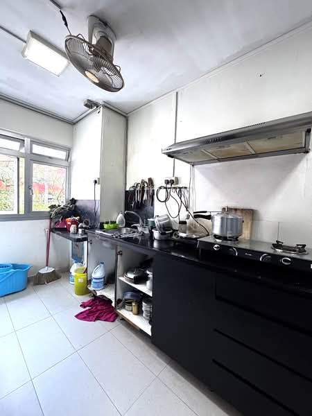 472 Tampines Street 44 HDB Flat For Sale at S$ 2,700,000 | PropertyGuru Singapore - Kitchen