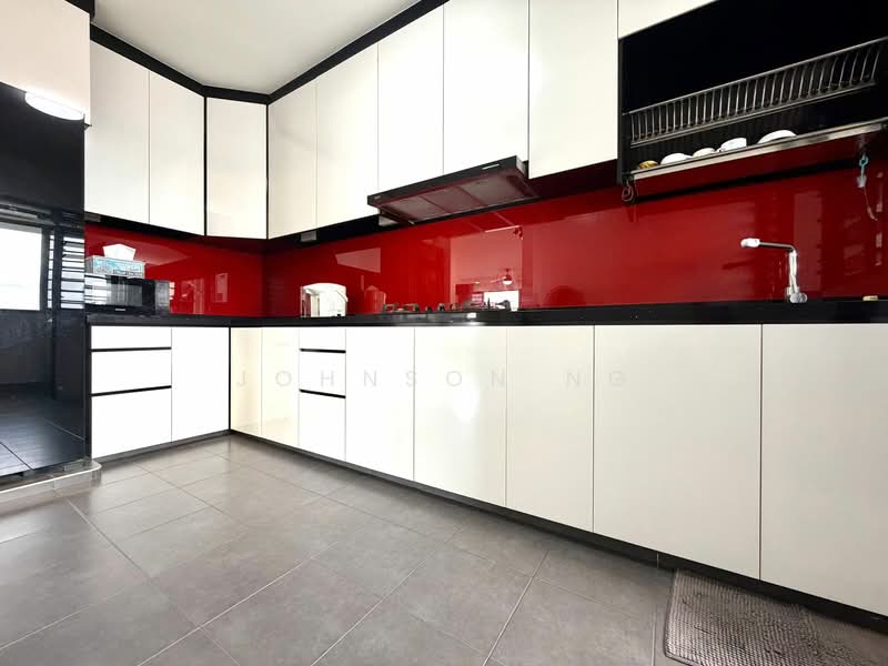 258C Punggol Field HDB Flat For Sale at S$ 858,000 | PropertyGuru Singapore - Kitchen