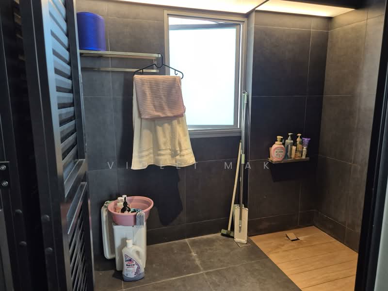 519C Tampines Central 8 HDB Flat For Sale at S$ 920,000 | PropertyGuru Singapore - Bathroom