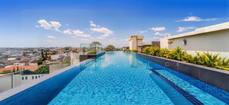 Sunnyvale Residences, 132 Lorong K Telok Kurau, 3 Bedrooms, 1,216 sqft, Condominium For Sale, by Adrian Puah CK, 500078122 - Exterior - PropertyGuru.com.sg