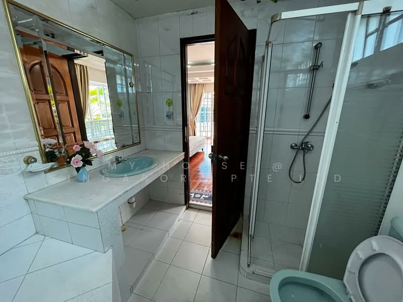 54 Lor 7 Realty park, , Room Rental, 539 sqft, Bungalow House For Rent, by Wendy, 500078126 - Bathroom - PropertyGuru.com.sg