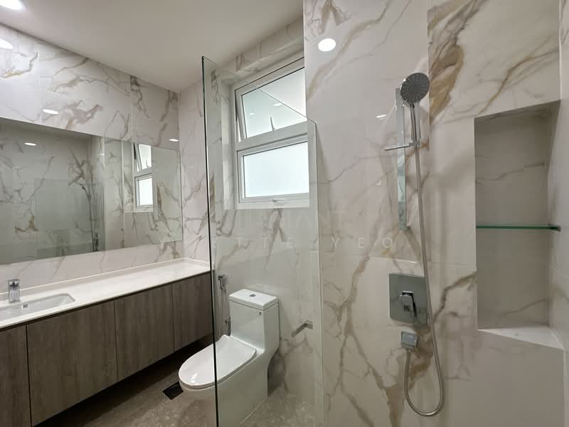 ❤️GIANT⚡️Brand New 3 Lvls Corner Terrace at Sennett Estate w Pool, Attic & Lift Corner Terrace For Sale at S$ 8,380,000 | PropertyGuru Singapore - Bathroom
