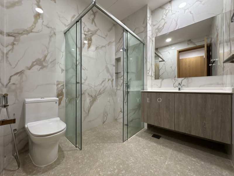 ❤️GIANT⚡️Brand New 3 Lvls Corner Terrace at Sennett Estate w Pool, Attic & Lift Corner Terrace For Sale at S$ 8,380,000 | PropertyGuru Singapore - Bathroom