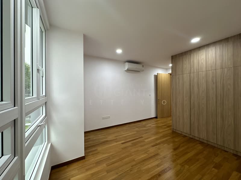 ❤️GIANT⚡️Brand New 3 Lvls Corner Terrace at Sennett Estate w Pool, Attic & Lift Corner Terrace For Sale at S$ 8,380,000 | PropertyGuru Singapore - Bedroom