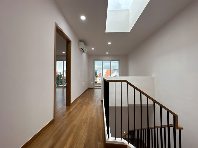 ❤️GIANT⚡️Brand New 3 Lvls Corner Terrace at Sennett Estate w Pool, Attic & Lift Corner Terrace For Sale at S$ 8,380,000 | PropertyGuru Singapore - Corridor