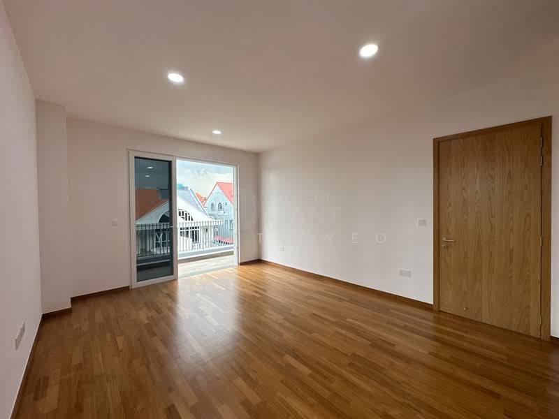 ❤️GIANT⚡️Brand New 3 Lvls Corner Terrace at Sennett Estate w Pool, Attic & Lift Corner Terrace For Sale at S$ 8,380,000 | PropertyGuru Singapore - Interior