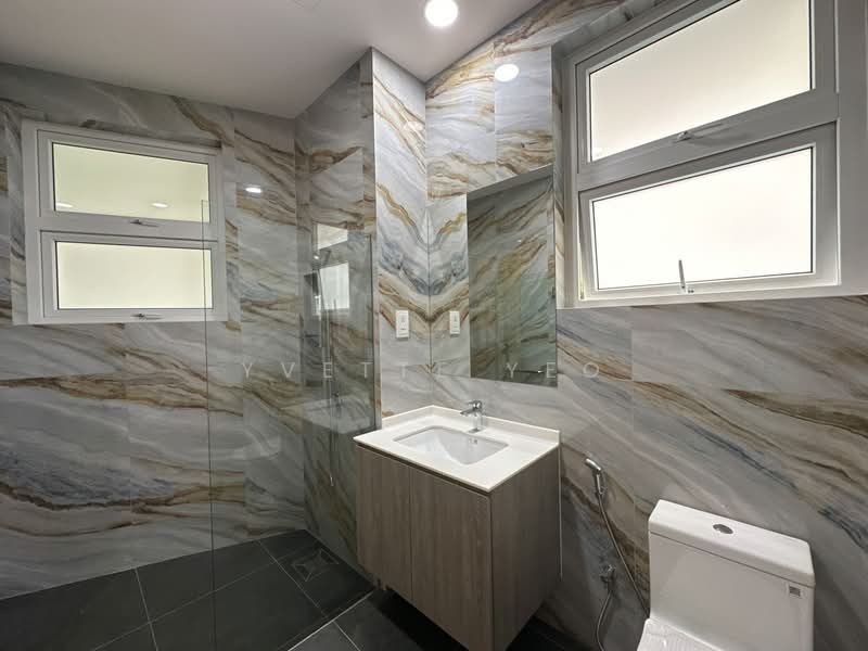 ❤️GIANT⚡️Brand New 3 Lvls Corner Terrace at Sennett Estate w Pool, Attic & Lift Corner Terrace For Sale at S$ 8,380,000 | PropertyGuru Singapore - Bathroom