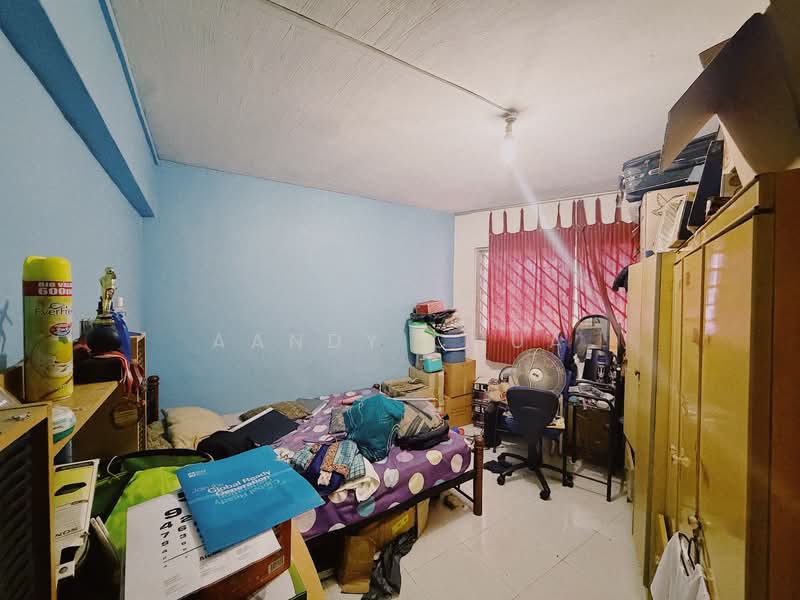 512 Bukit Batok Street 52 HDB Flat For Sale at S$ 830,000 | PropertyGuru Singapore - Bedroom