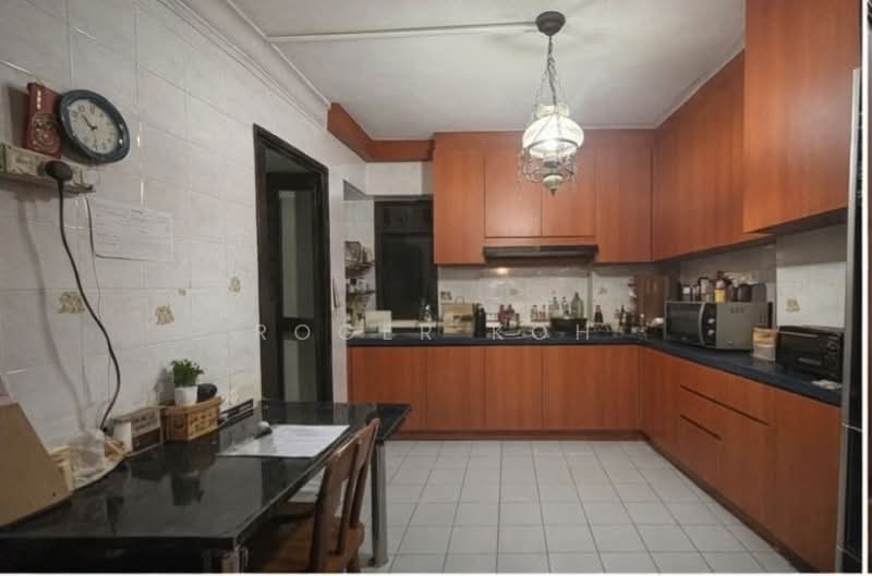 168 Petir Road HDB Flat For Sale at S$ 1,100,000 | PropertyGuru Singapore - Kitchen