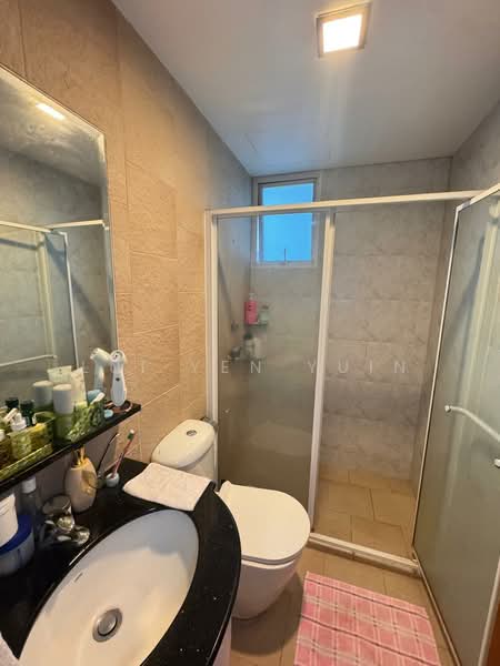 The Dew, 30 Bukit Batok St 21, Room Rental, 150 sqft, Executive Condominium For Rent, by Lui Yen Yuin, 500078142 - Bathroom - PropertyGuru.com.sg