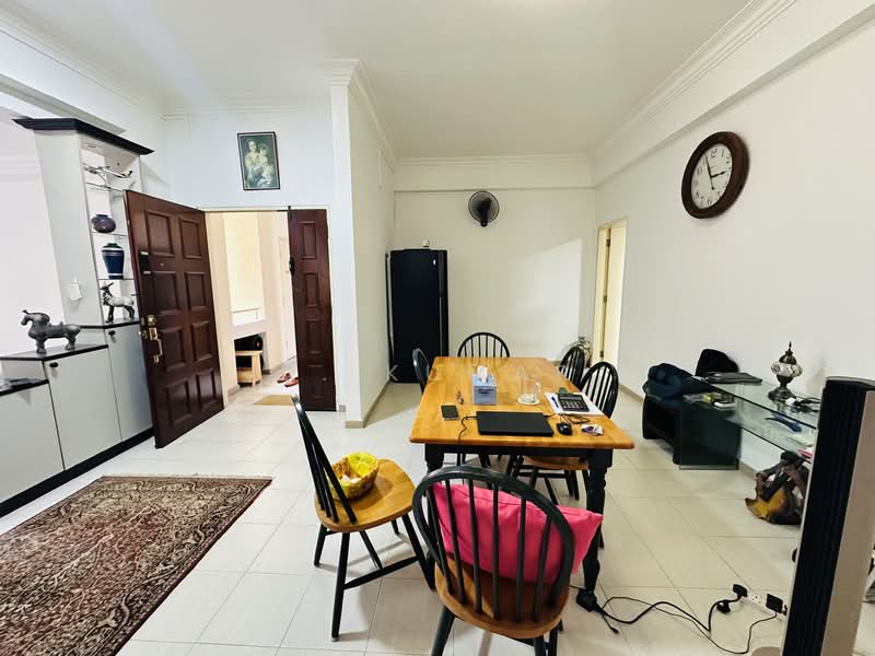 Cashew Heights Condominium For Sale at S$ 2,700,000 | PropertyGuru Singapore - Dining Room