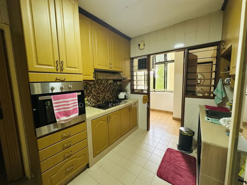 Cashew Heights Condominium For Sale at S$ 2,700,000 | PropertyGuru Singapore - Kitchen