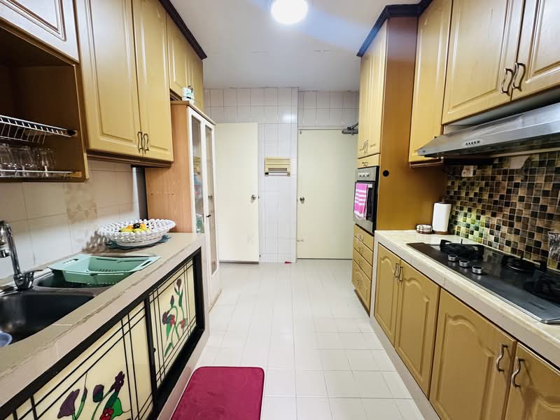Cashew Heights Condominium For Sale at S$ 2,700,000 | PropertyGuru Singapore - Kitchen