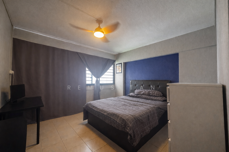 661 Hougang Avenue 4 HDB Flat For Sale at S$ 610,000 | PropertyGuru Singapore - Bedroom