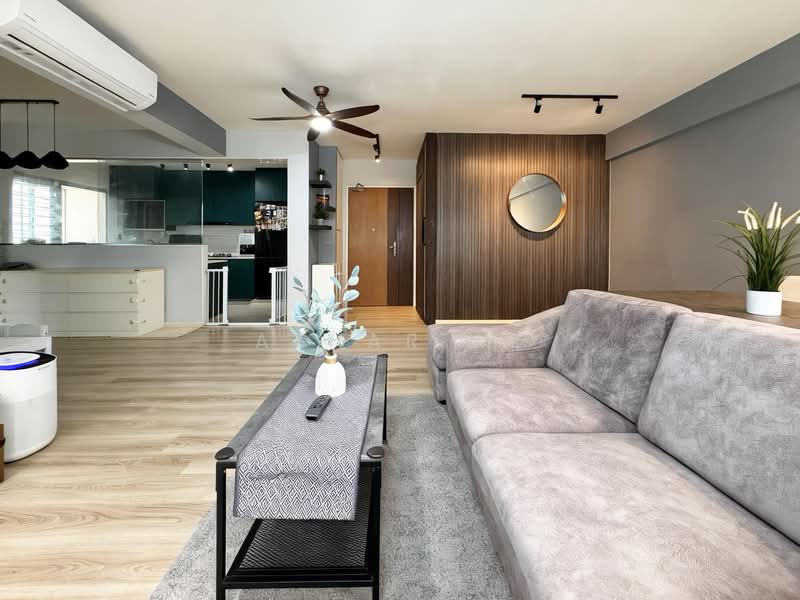 876C Tampines Avenue 8 HDB Flat For Sale at S$ 880,000 | PropertyGuru Singapore - Living Room