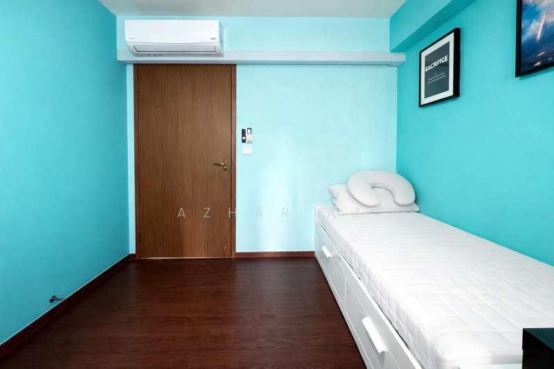 876C Tampines Avenue 8 HDB Flat For Sale at S$ 880,000 | PropertyGuru Singapore - Bedroom