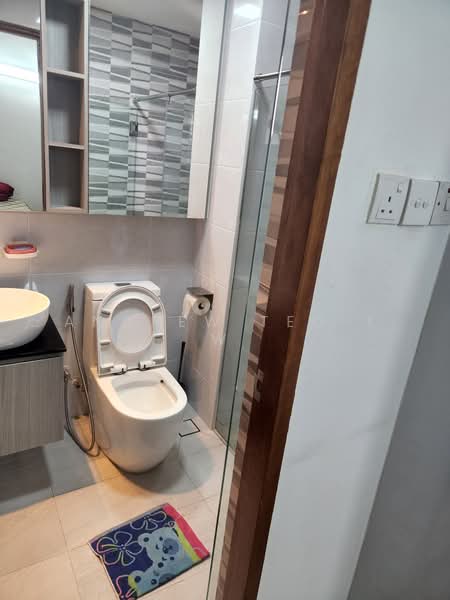 Sarhad Ville, 45 - 59C Lorong Sarhad, Room Rental, 200 sqft, Condominium For Rent, by Andrew Teo T W, 500078198 - Bathroom - PropertyGuru.com.sg
