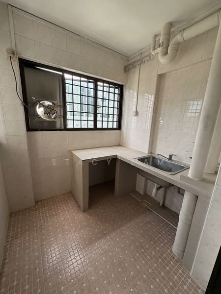 950 Hougang Street 91 HDB Flat For Sale at S$ 618,000 | PropertyGuru Singapore - Kitchen