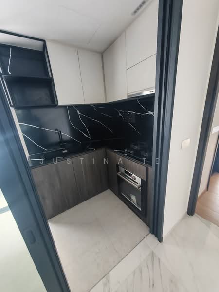 Jervois Mansion, 16 Jervois Close, 5 Bedrooms, 1,808 sqft, Condominium For Rent, by Justina Teo, 500078227 - Kitchen - PropertyGuru.com.sg