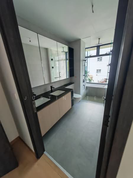 Jervois Mansion, 16 Jervois Close, 5 Bedrooms, 1,808 sqft, Condominium For Rent, by Justina Teo, 500078227 - Bathroom - PropertyGuru.com.sg