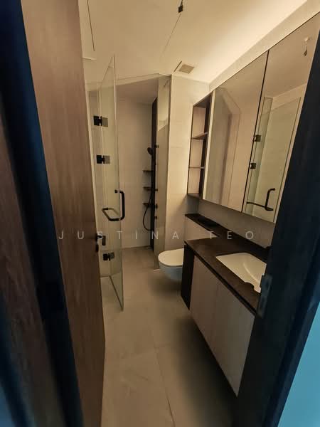 Jervois Mansion, 16 Jervois Close, 5 Bedrooms, 1,808 sqft, Condominium For Rent, by Justina Teo, 500078227 - Bathroom - PropertyGuru.com.sg