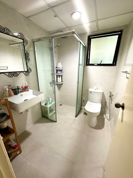 Central Green, 1 Jalan Membina, Room Rental, 180 sqft, Condominium For Rent, by Helen Xu, 500078234 - Bathroom - PropertyGuru.com.sg