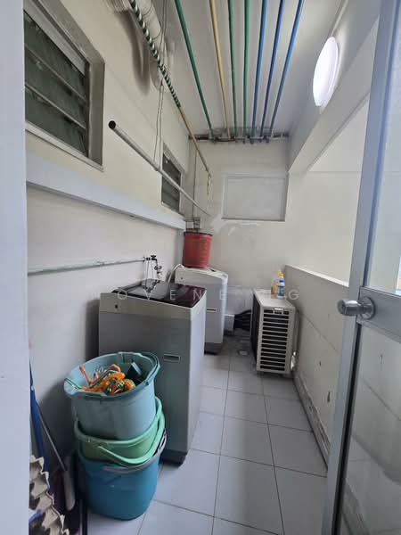 367 Woodlands Avenue 5 HDB Flat For Sale at S$ 850,000 | PropertyGuru Singapore - Balcony