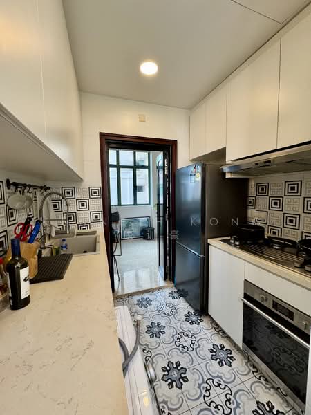 Tanglin Regency Condominium For Sale at S$ 1,400,000 | PropertyGuru Singapore