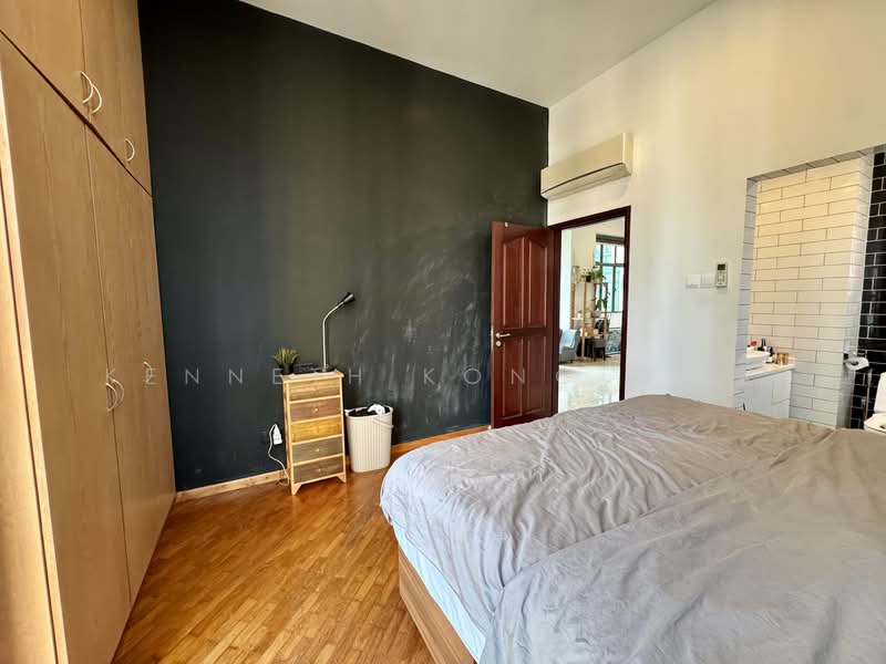 Tanglin Regency Condominium For Sale at S$ 1,400,000 | PropertyGuru Singapore - Master Bedroom