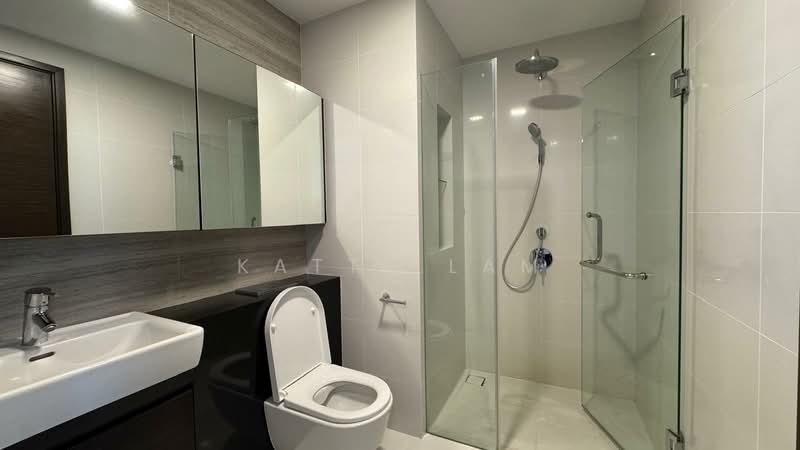 Eon Shenton Condominium For Sale at S$ 1,280,000 | PropertyGuru Singapore - Bathroom