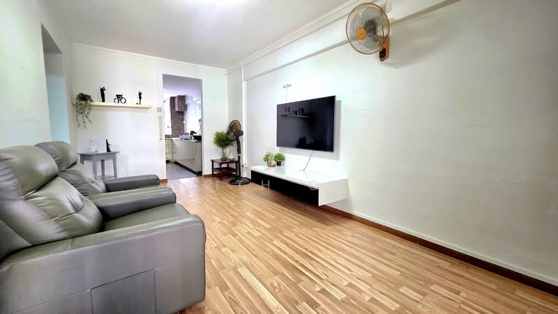 144 Jalan Bukit Merah HDB Flat For Sale at S$ 458,888 | PropertyGuru Singapore - Living Room