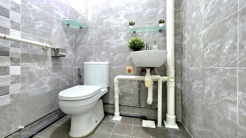 144 Jalan Bukit Merah HDB Flat For Sale at S$ 458,888 | PropertyGuru Singapore - Bathroom