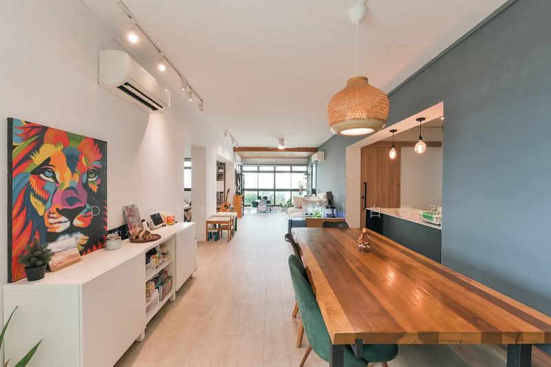 7 Pine Close HDB Flat For Sale at S$ 1,380,000 | PropertyGuru Singapore - Living Room