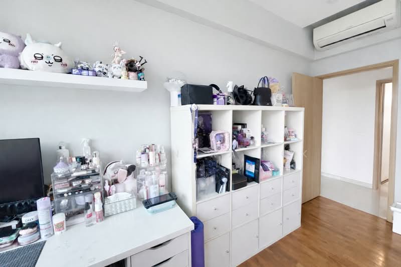 Varsity Park Condominium Condominium For Sale at S$ 2,900,000 | PropertyGuru Singapore - Study