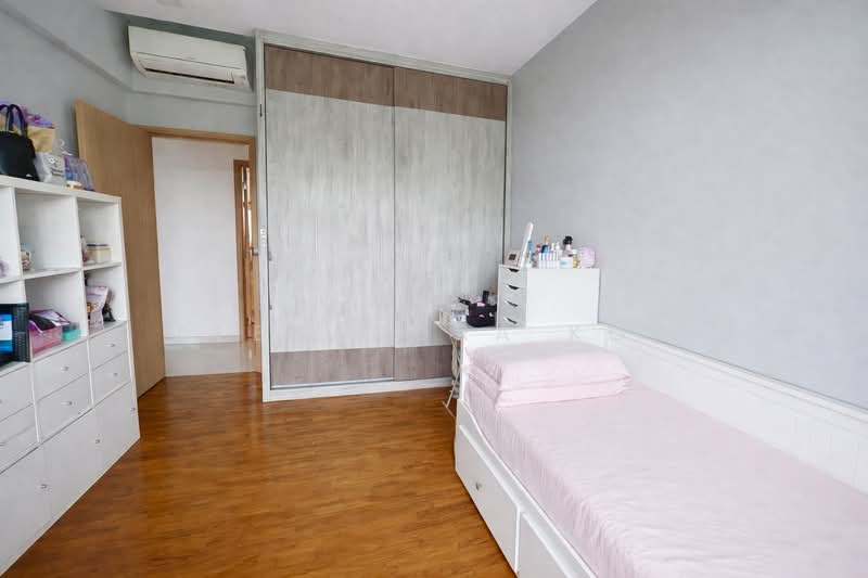 Varsity Park Condominium Condominium For Sale at S$ 2,900,000 | PropertyGuru Singapore - Bedroom