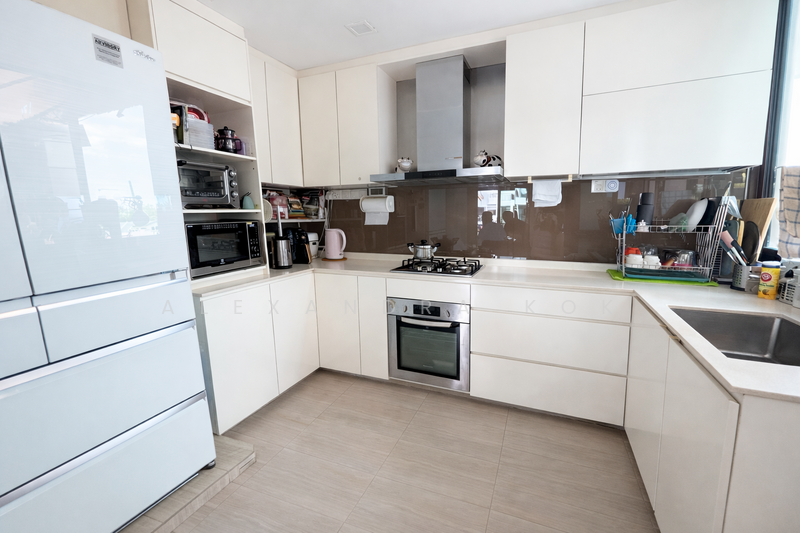 Varsity Park Condominium Condominium For Sale at S$ 2,900,000 | PropertyGuru Singapore - Kitchen