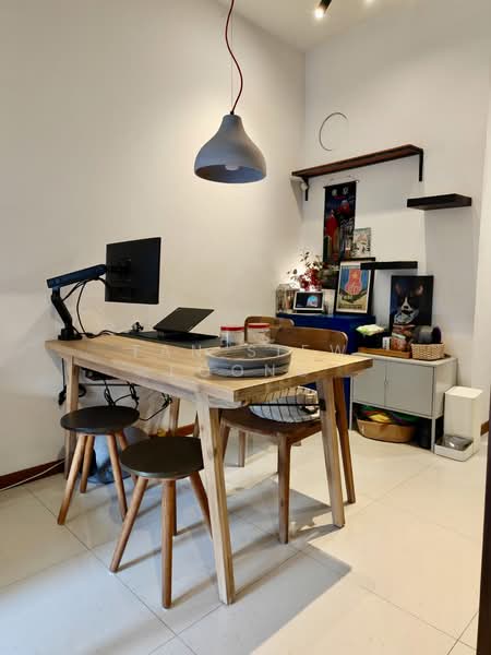 Guillemard Edge Condominium For Sale at S$ 768,000 | PropertyGuru Singapore - Study