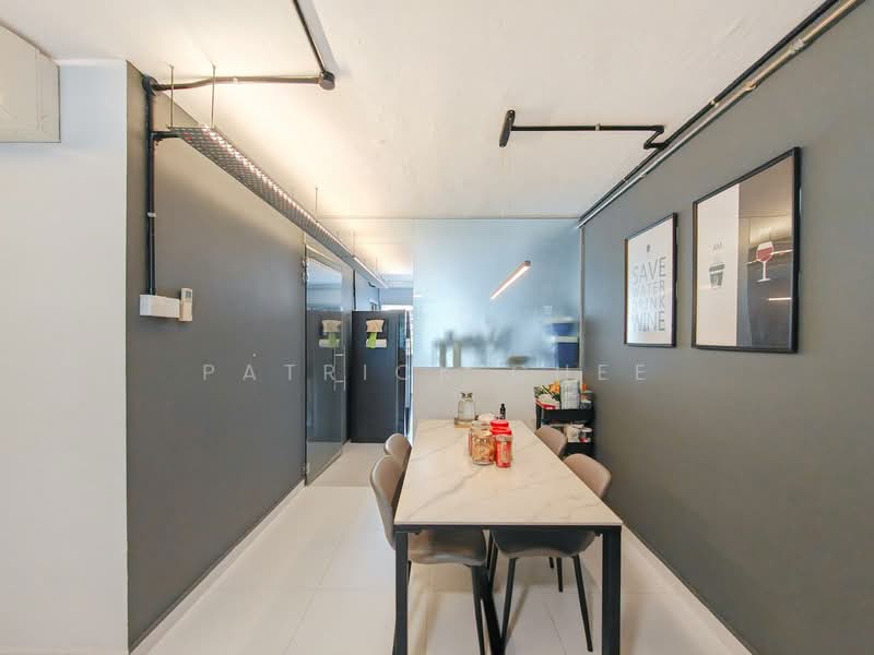 239 Serangoon Avenue 2 HDB Flat For Sale at S$ 788,000 | PropertyGuru Singapore - Dining Room